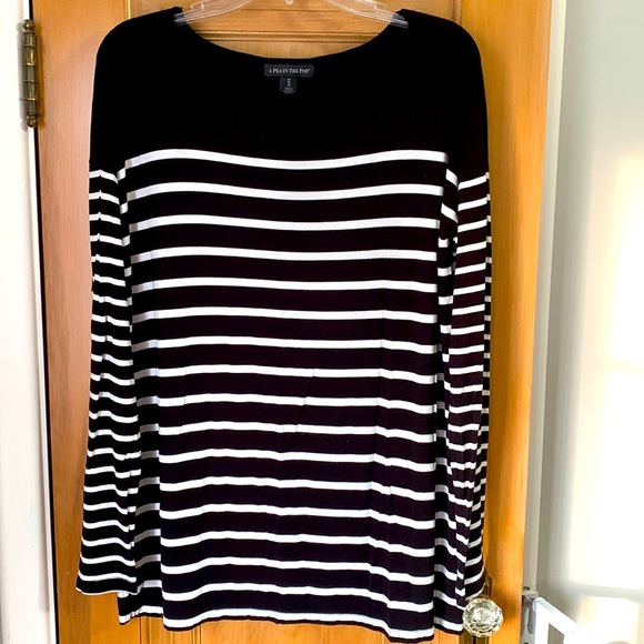 A Pea In The Pod Black/White Maternity Top - Picture 1 of 5